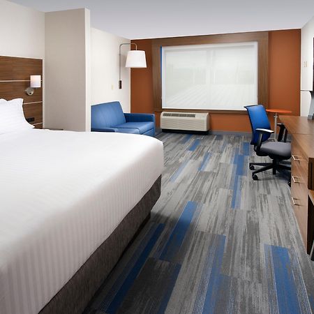 Holiday Inn Express & Suites By Ihg Altoona By Ihg Buitenkant foto