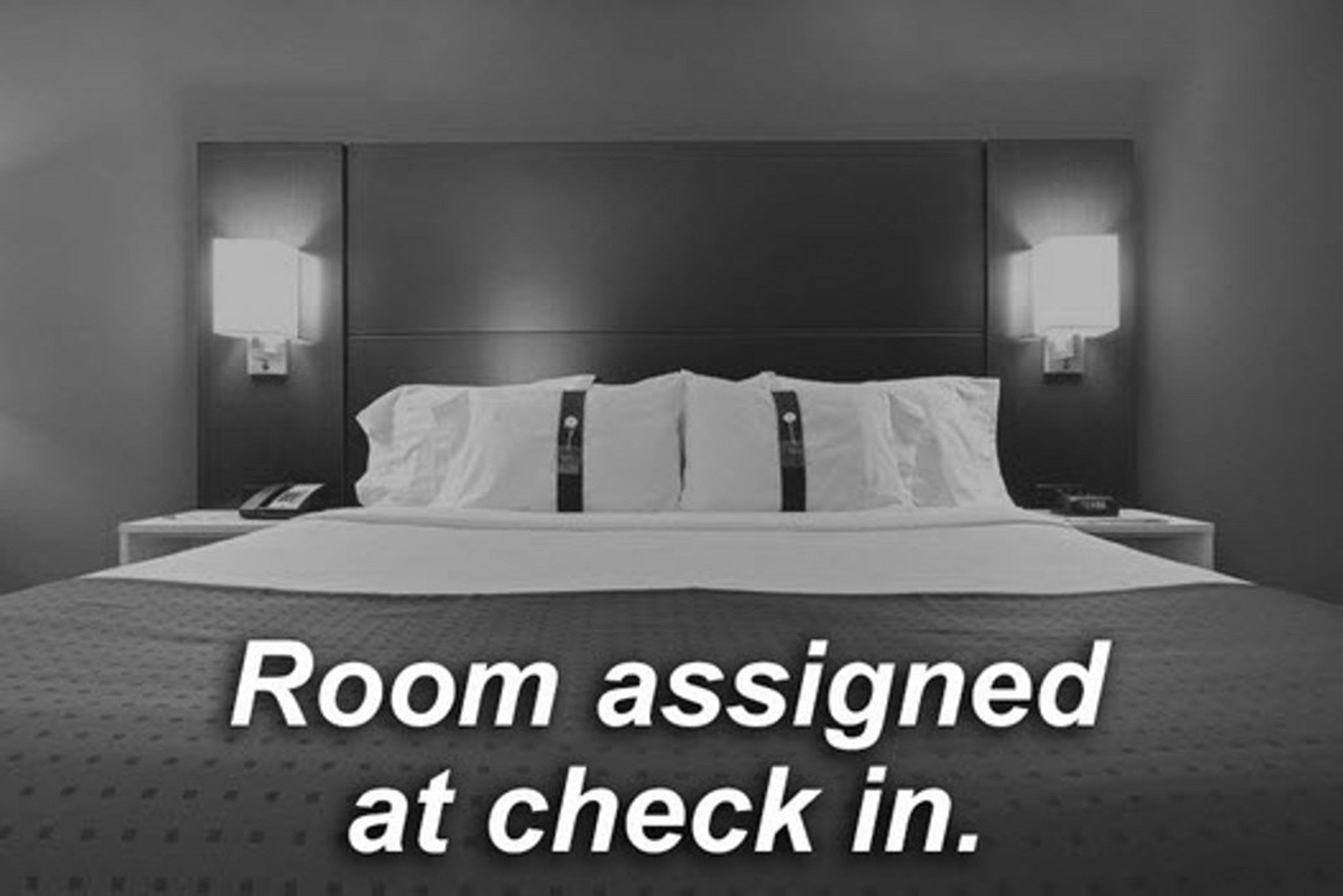 Holiday Inn Express & Suites By Ihg Altoona By Ihg Buitenkant foto