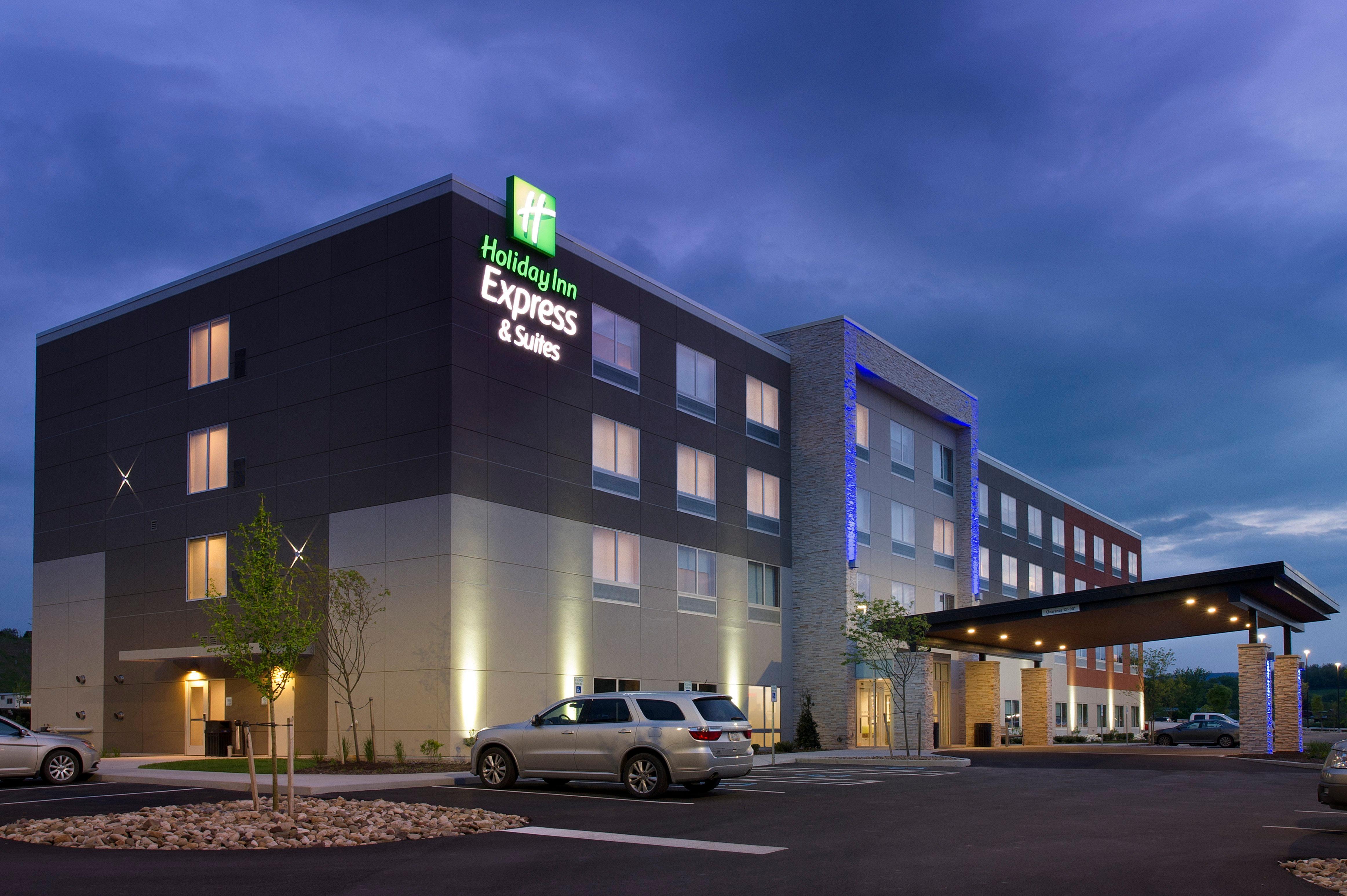 Holiday Inn Express & Suites By Ihg Altoona By Ihg Buitenkant foto