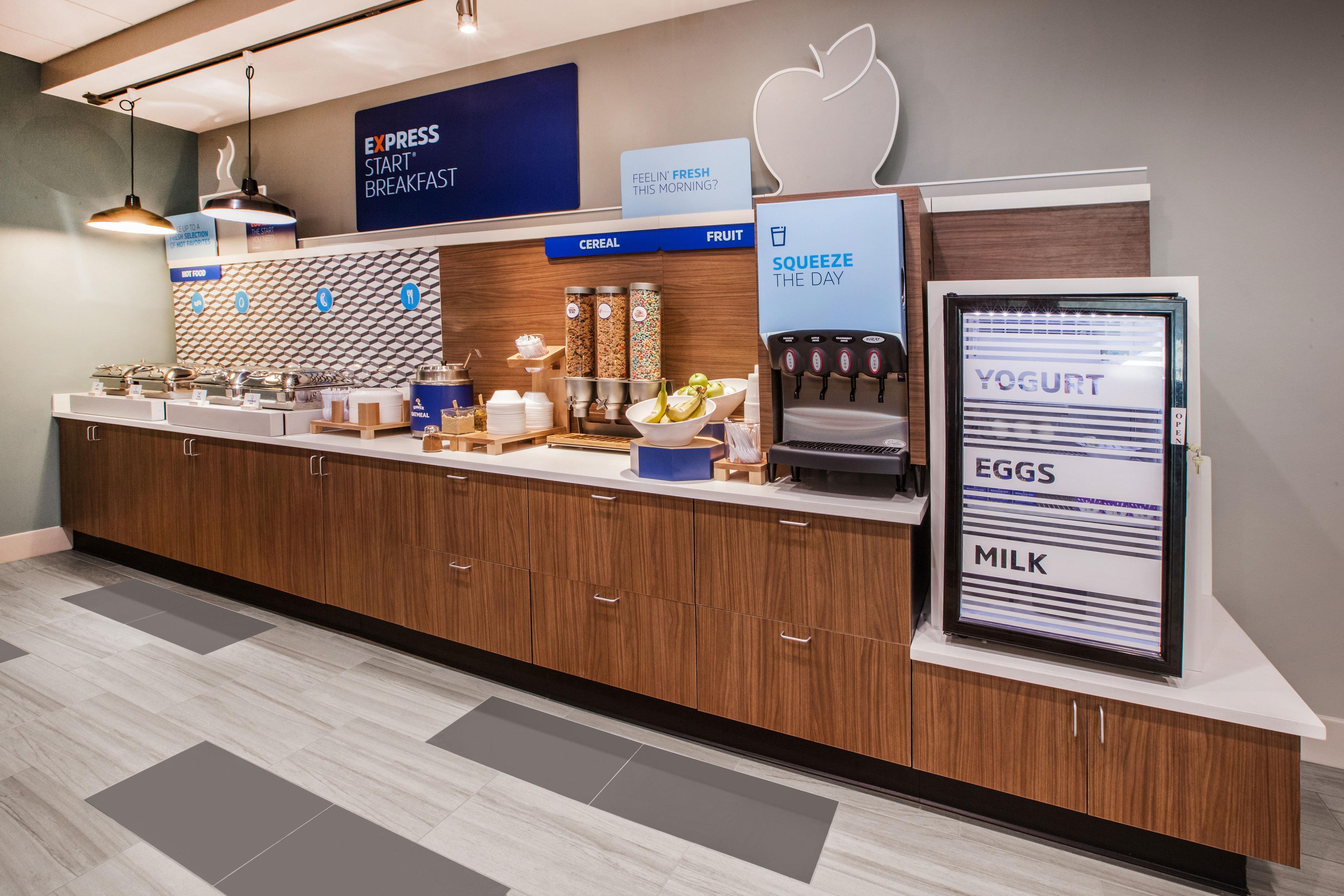 Holiday Inn Express & Suites By Ihg Altoona By Ihg Buitenkant foto