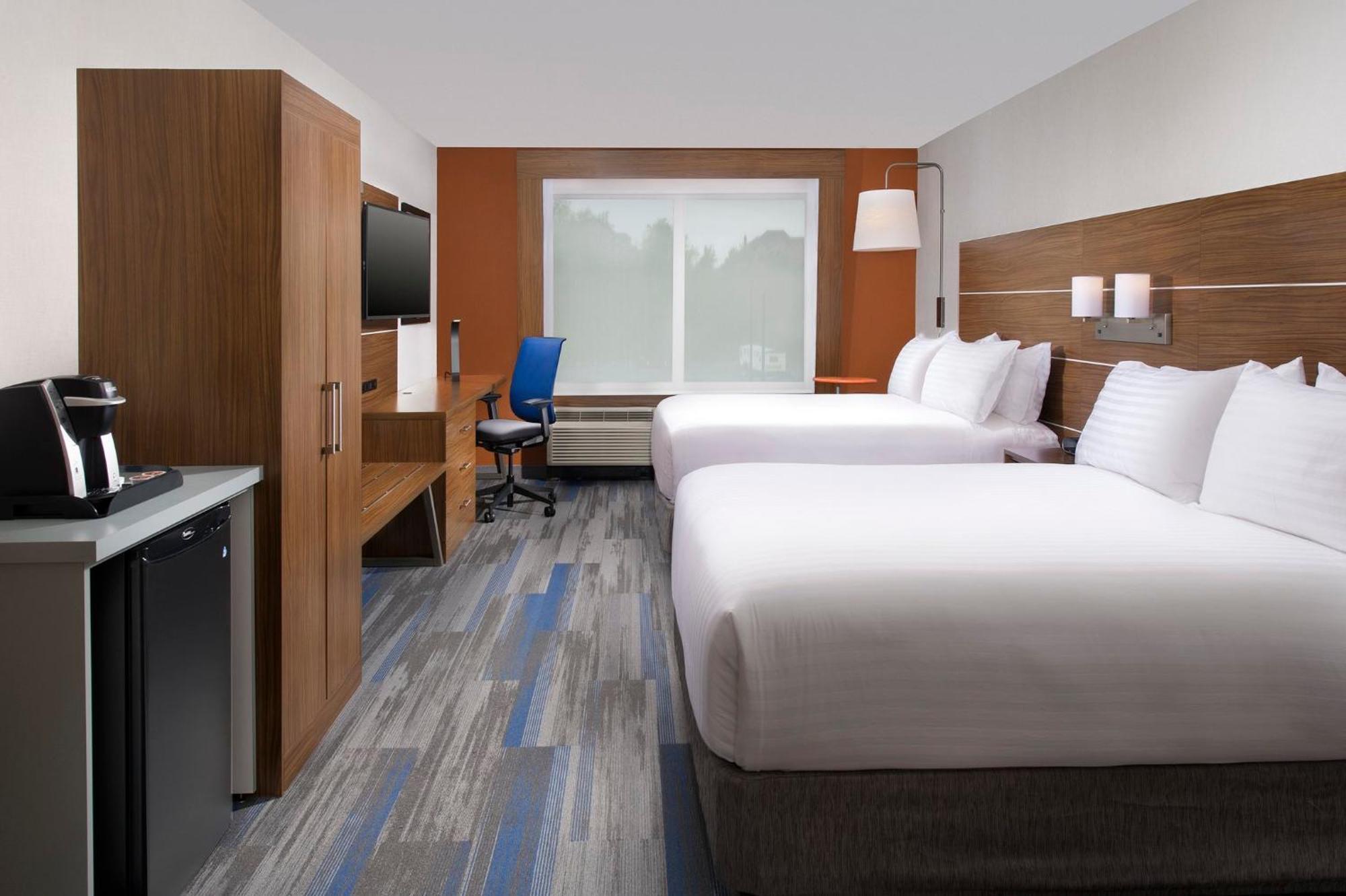 Holiday Inn Express & Suites By Ihg Altoona By Ihg Buitenkant foto